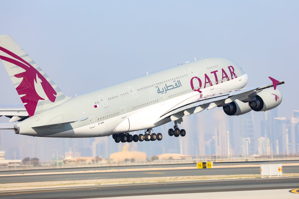 Qatar Airways tweet media