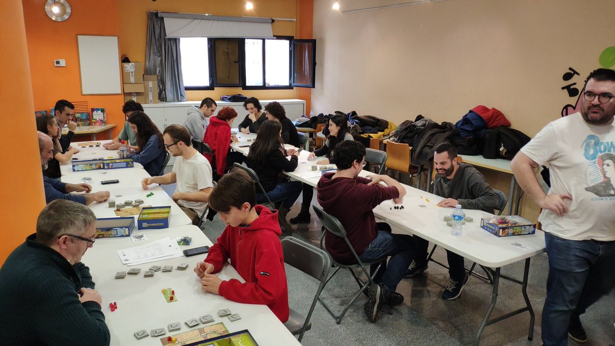 dadoenroscado's tweet photo. Tot llest per seguir amb el #teamforce day de #carcassonne que fem avui a l'Espai Jove de St Andreu de la Barca! @santandreujove @Ajuntamentsab @DevirIberia https://t.co/pmB40HSw0o
