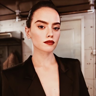 xOlympia_'s tweet photo. #SeductiveSundayEMR https://t.co/v8EuJBuR8O