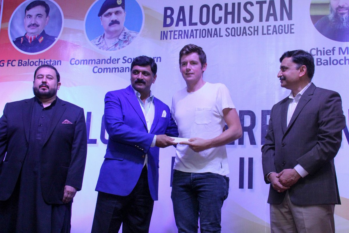 blnSquashLeague's tweet photo. The international players of #BISL2 
@MiguelSquash &amp; @LobSquash were awarded their prize money for 3rd &amp; 4th positions by Commander Southern Command Lt Gen Muhammad Waseem Ashraf, in the presence of IG FC Maj Gen Fayyaz Hussain Shah &amp; Chairman League Prince Omar Ahmedzai. https://t.co/maxOgyIbIe