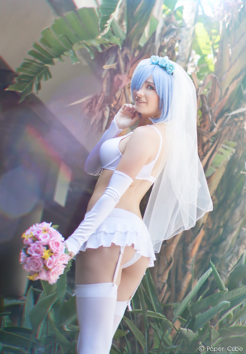 Slowly catching up with Anime Expo backlog. Here's the beautiful NikkiMoxxi (IG) as Wedding Rem!👰 #animeexpo #rezero #anime #manga #cosplay #cosplayer #remcosplay #weddingrem #kawaii