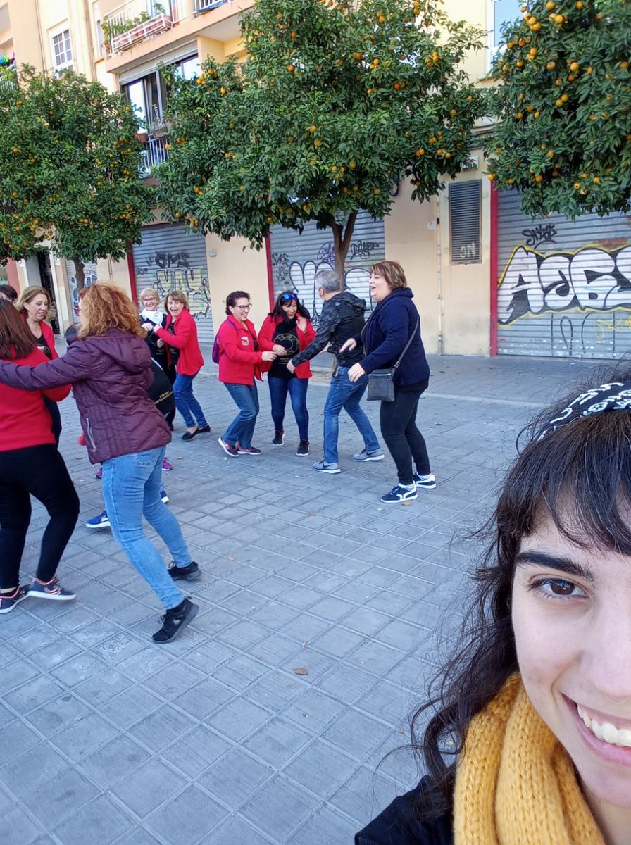 ClariNeus's tweet photo. Hem arribat i estem assajant un poquet abans de l'actuació! Viscaa! https://t.co/i2qSncvx75