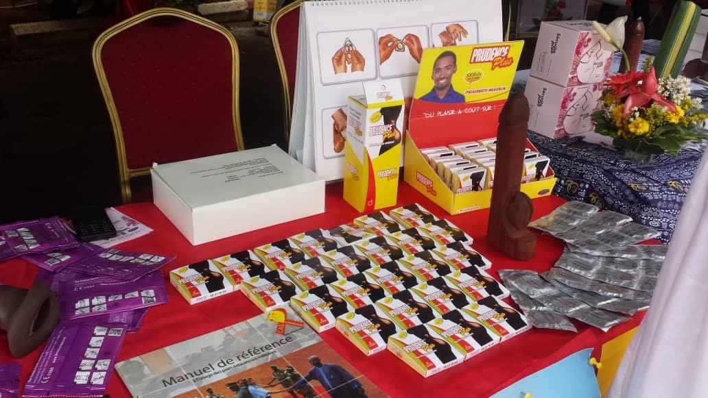 reglocameroun's tweet photo. Stand ACMS à la Journée Mondiale de Lutte contre le Sida, siège de la croix rouge
@JeuneS3Cameroun @reglocameroun 
#PrudencePlus
#ACMS
#Sida
#JMS2019 https://t.co/WadKlnnk3G