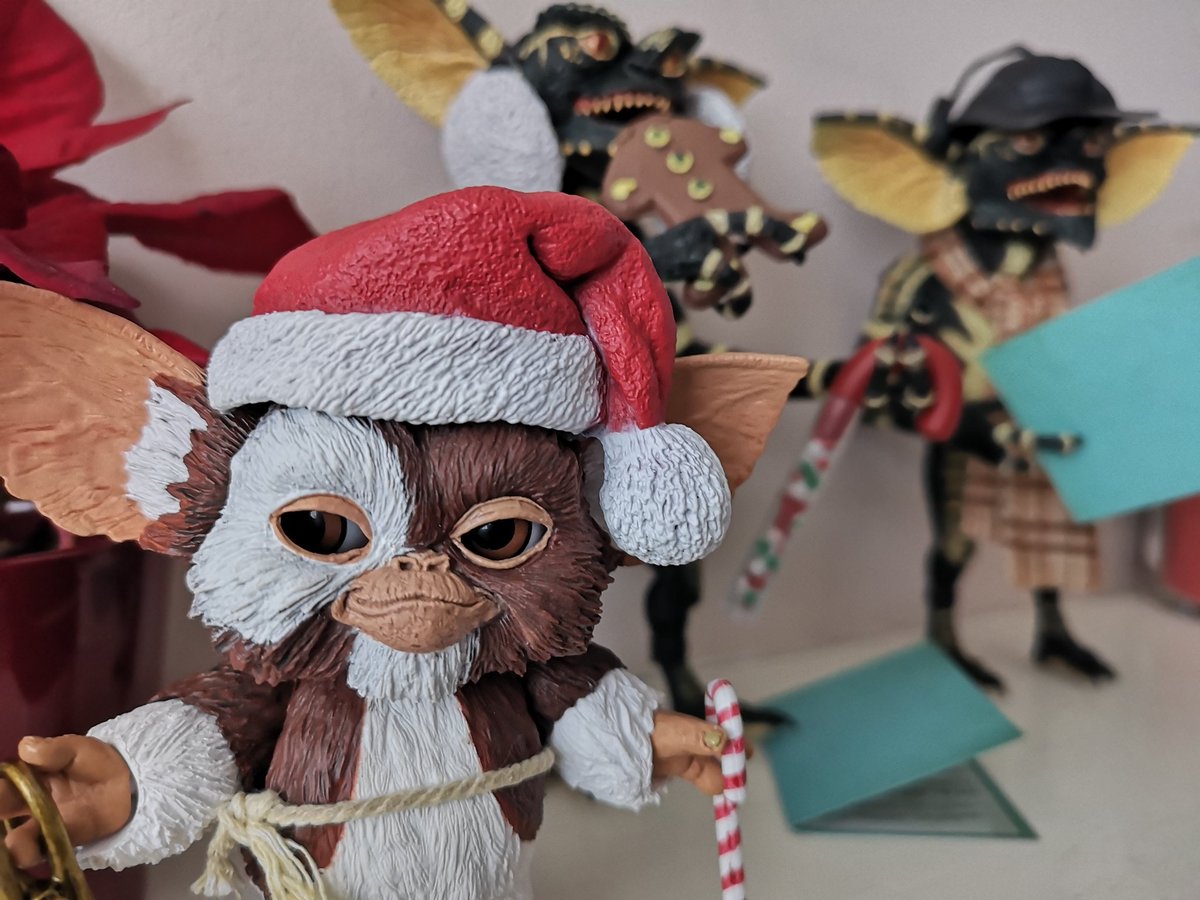 Suddenly come over all Christmassy!
Well it is December...

<a href="/NECA_TOYS/">NECA</a> @TSActionFigures #ChristmasIsComing #christmas #decorations #gremlins #christmascarols #actionfigures