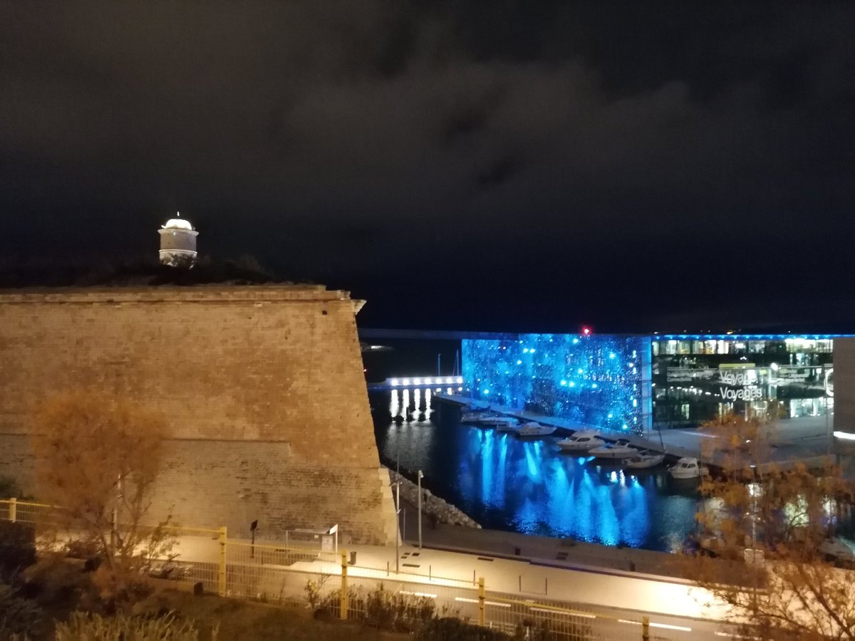 VtcAix's tweet photo. Marseille by Night ! Walkyrie VTC 🇪🇺 vous fait visiter la ville !
06 59 43 77 31 
#Marseille #Chauffeur #Driver #tourisme #EuropaNostra #Securitydriverservices #limousine #luxuryhotel #fivestar #Marseille #harbor https://t.co/rXLb46fkXm