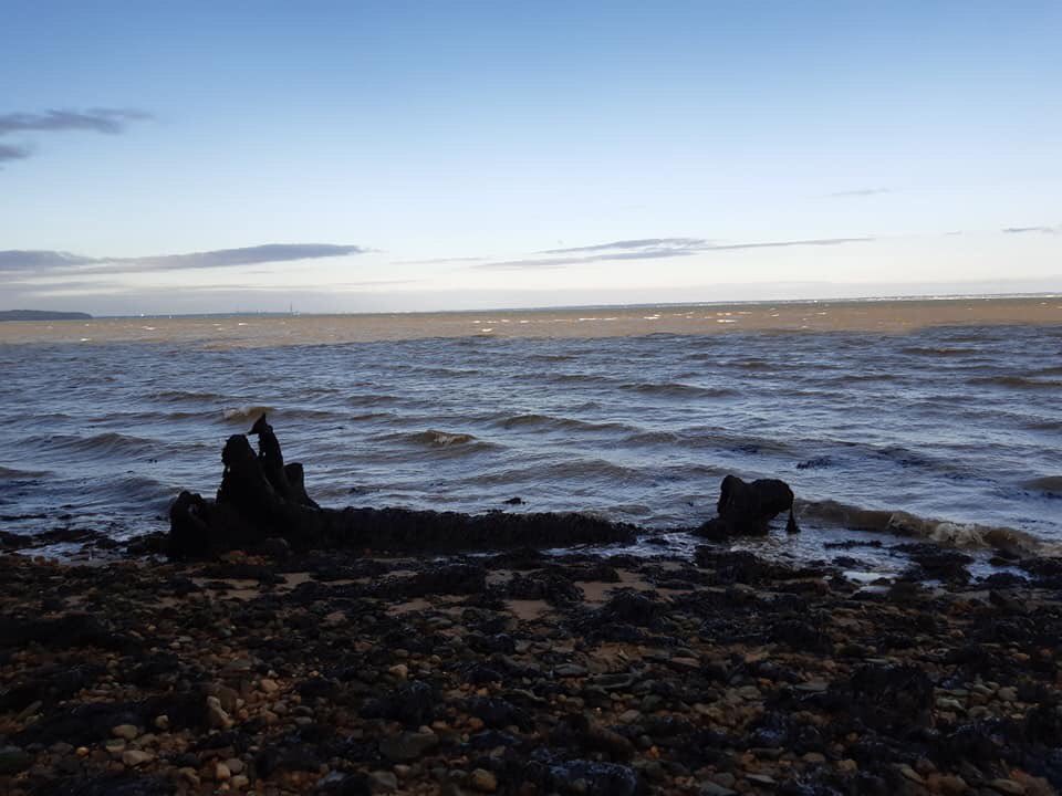 iowldwa's tweet photo. Lovely walk from #Ryde to #Newport &amp; back with a pit stop at @quayarts for #vegan black cherry hot chocolate &amp; chocolate cake. #IsleofWight https://t.co/QUE24uDDfS