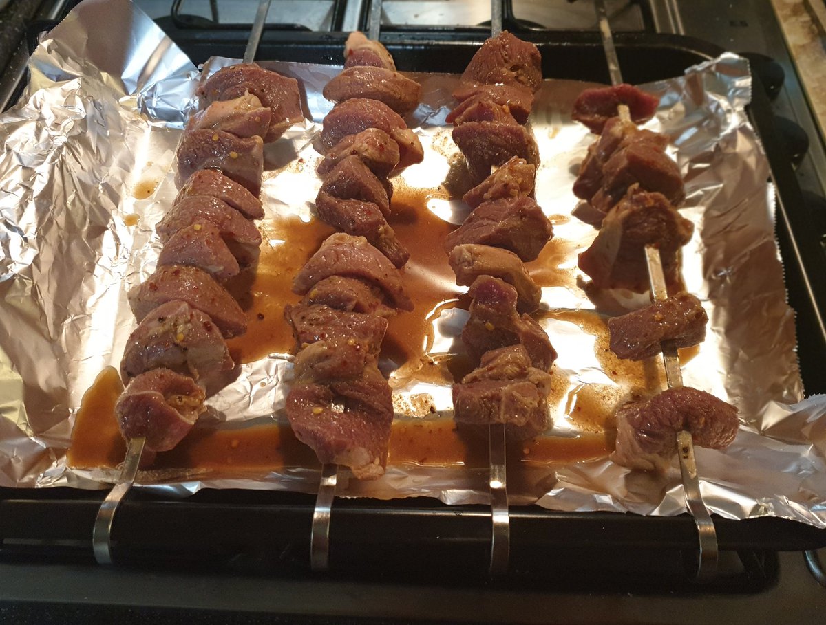 cjtaylor92's tweet image. Thanks Stephen for making these delicious #scotchlamb &amp;amp; tzatziki pitta breads - recipe courtesy of @qmscotland Happy St Andrew's Day! There are so many yummy ways to enjoy eating lamb - Can't wait to try the next recipe #supportscottishfarmers #meatwithintegrity