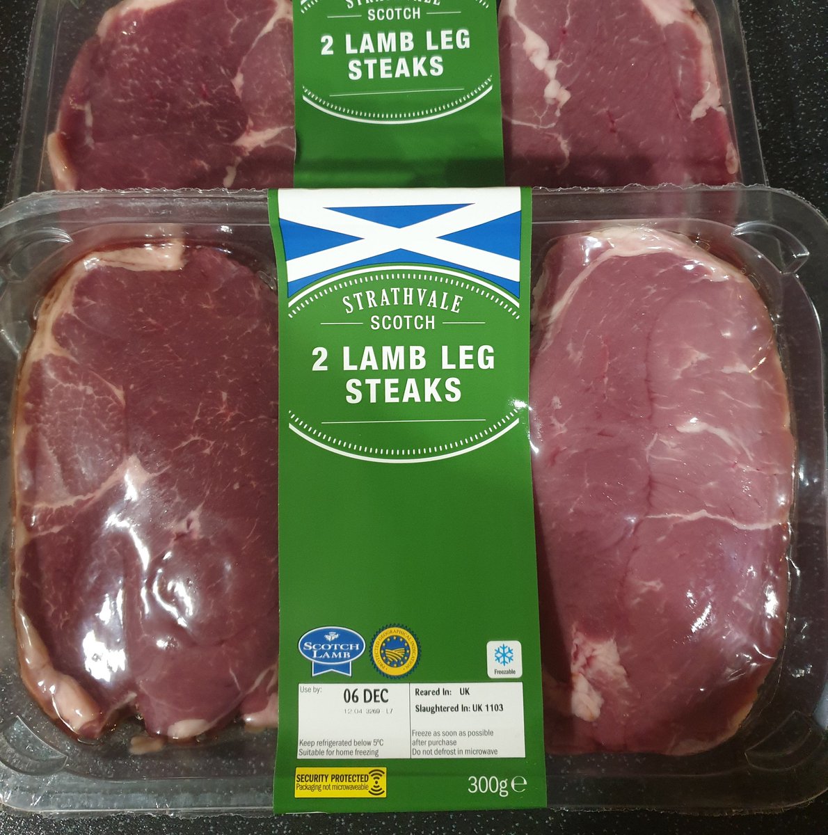 cjtaylor92's tweet image. Thanks Stephen for making these delicious #scotchlamb &amp;amp; tzatziki pitta breads - recipe courtesy of @qmscotland Happy St Andrew's Day! There are so many yummy ways to enjoy eating lamb - Can't wait to try the next recipe #supportscottishfarmers #meatwithintegrity