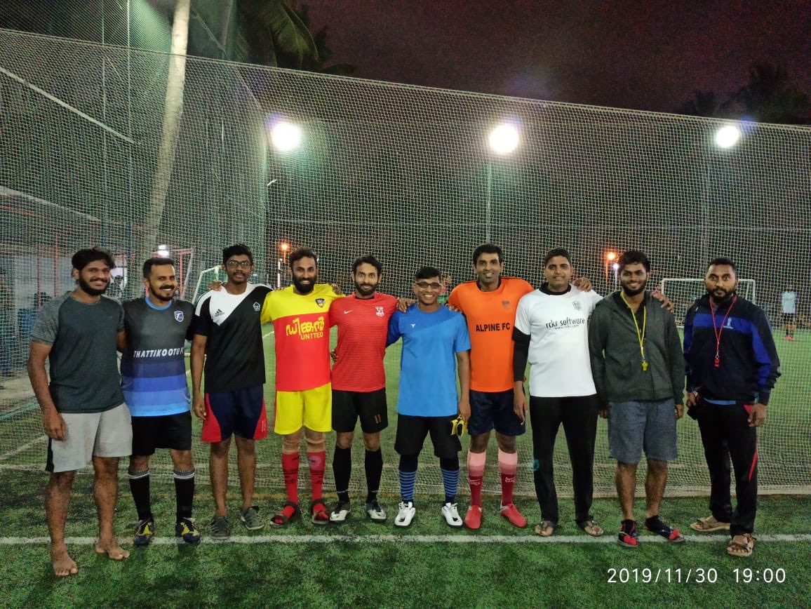 gectaa_tecbang's tweet photo. Team captains and referees ⚽️🏆 #GECThrissur #GECTalumni #AlumniFootball #ArenaFootball https://t.co/Z27k1ChZH2