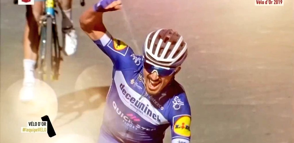 Le doublé pour @alafpolak1 qui remporte le #VéloDor francais ET le Vélo d'Or mondial, après un superbe #TDF2019 et des victoires aux Strade Bianche, Milan San Remo et Flèche Wallonne ! 💪🇨🇵 #lequipeVELO