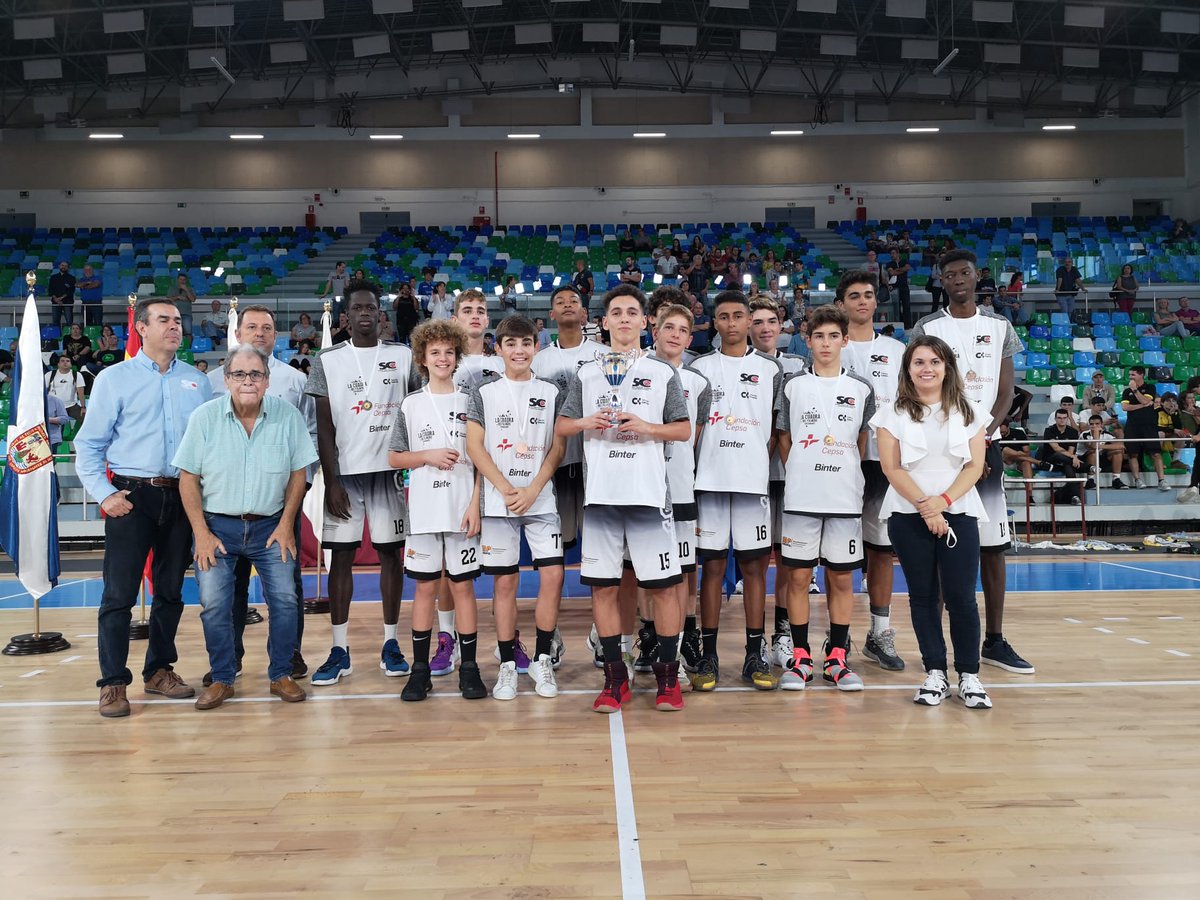 SantaCruzTorneo's tweet photo. 🏆 #TorneoSantaCruzU15

🥇 @CB1939Canarias 🎉
🥈 @FCBbasket
🥉 #OxygenBassano
4️⃣ @CB_SantaCruz
5️⃣ @cskabasket 
6️⃣ @CollegeBasket 
7️⃣ @LionsBasket 
8️⃣ @AllianzPallTS 
9️⃣ @TuSLiBasketball
1️⃣0️⃣ @AllDayAthletes_

@deportesctfe @CabildoTenerife https://t.co/rMhQXEz2Fl