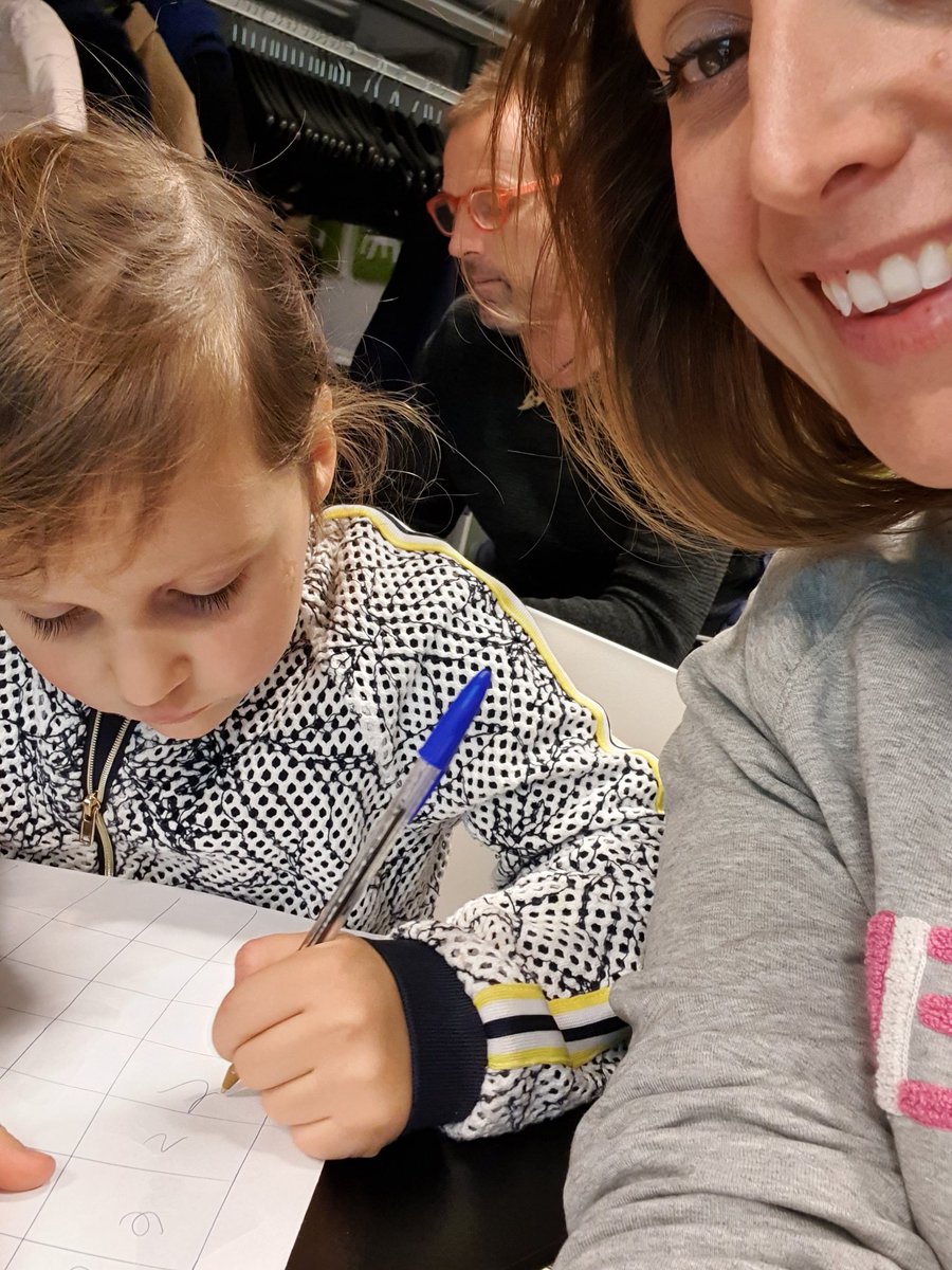 Girleek's tweet photo. Unusual jury member 😄 #SWBRUBD https://t.co/SBtWkvYgl8