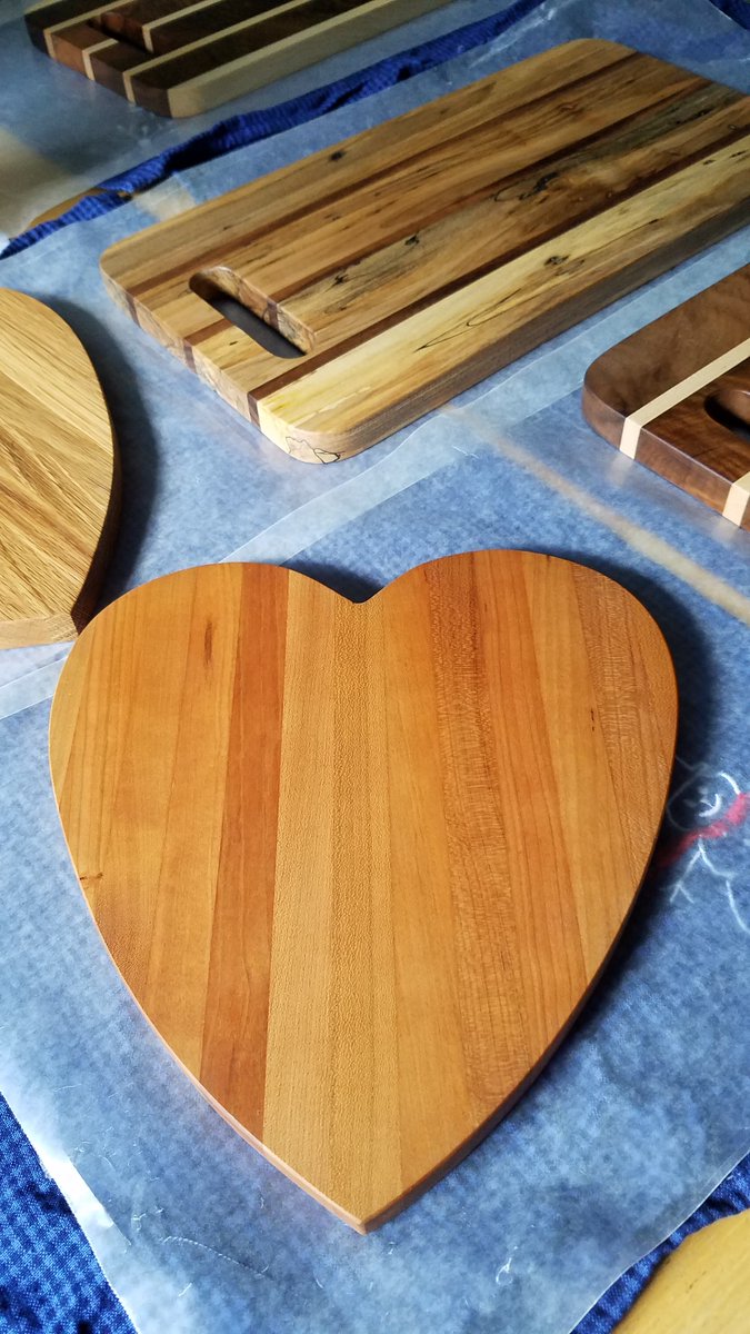 sandyconnolly's tweet photo. β€ RT @CreativeWoodVT: Join us in #ReadingVT on Saturday 12/7 for the 4th Annual Reading Holiday Craft Fair!
#creativewoodworking #servingtrays #cuttingboards #shopsmall #thisisvt https://t.co/QW72Rnms40