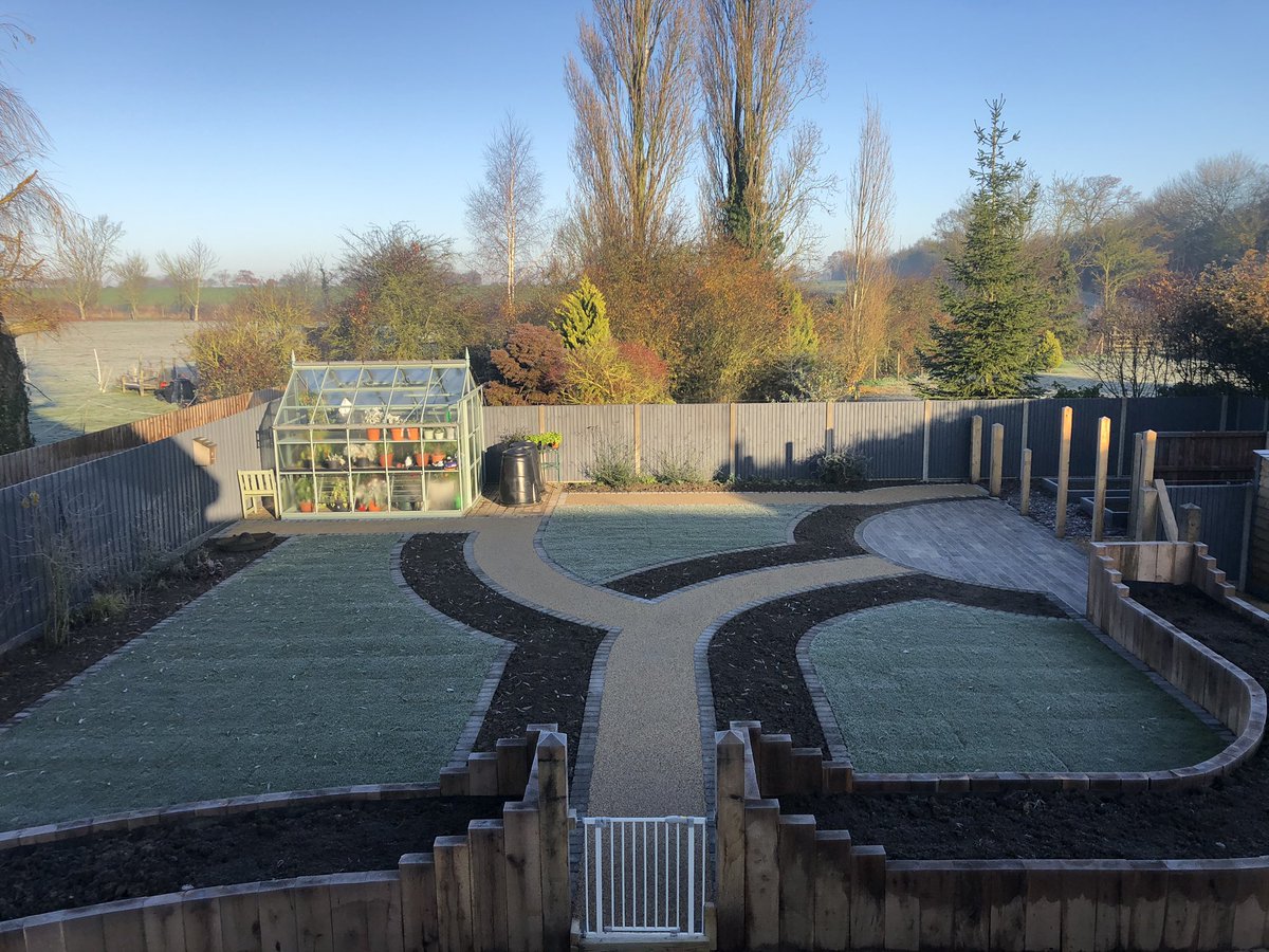 jdma_paving's tweet photo. Before and after pictures of a project we completed last week in Gislingham, Suffolk. #paving #turfing #oaksleepers #raisedbeds #fencing #bradstone #landscaping #localbusiness #suffolk #jdma https://t.co/L0DvIX0Ju6