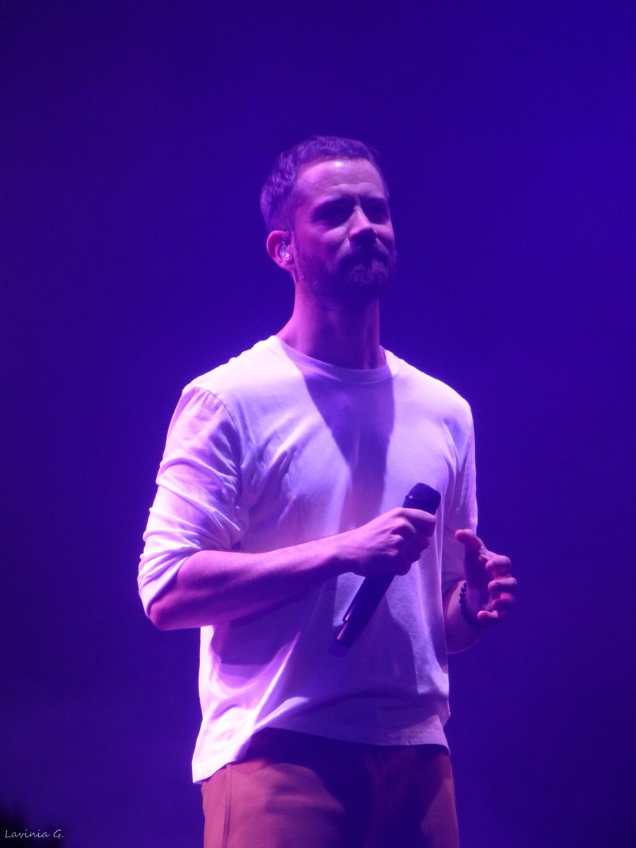 Limetteswiss's tweet photo. @EmoireOff Souvenirs du concert de Lausanne...quel bonheur de te retrouver sur scène 🤩 Fort et fragile à la fois, intense, touchant...merci pour ce partage d’émotions et cette présence, cet album et cette tournée te reflètent tellement bien! Soirée magique👌 Belle suite à toi 💫 https://t.co/DFDecQ78UA