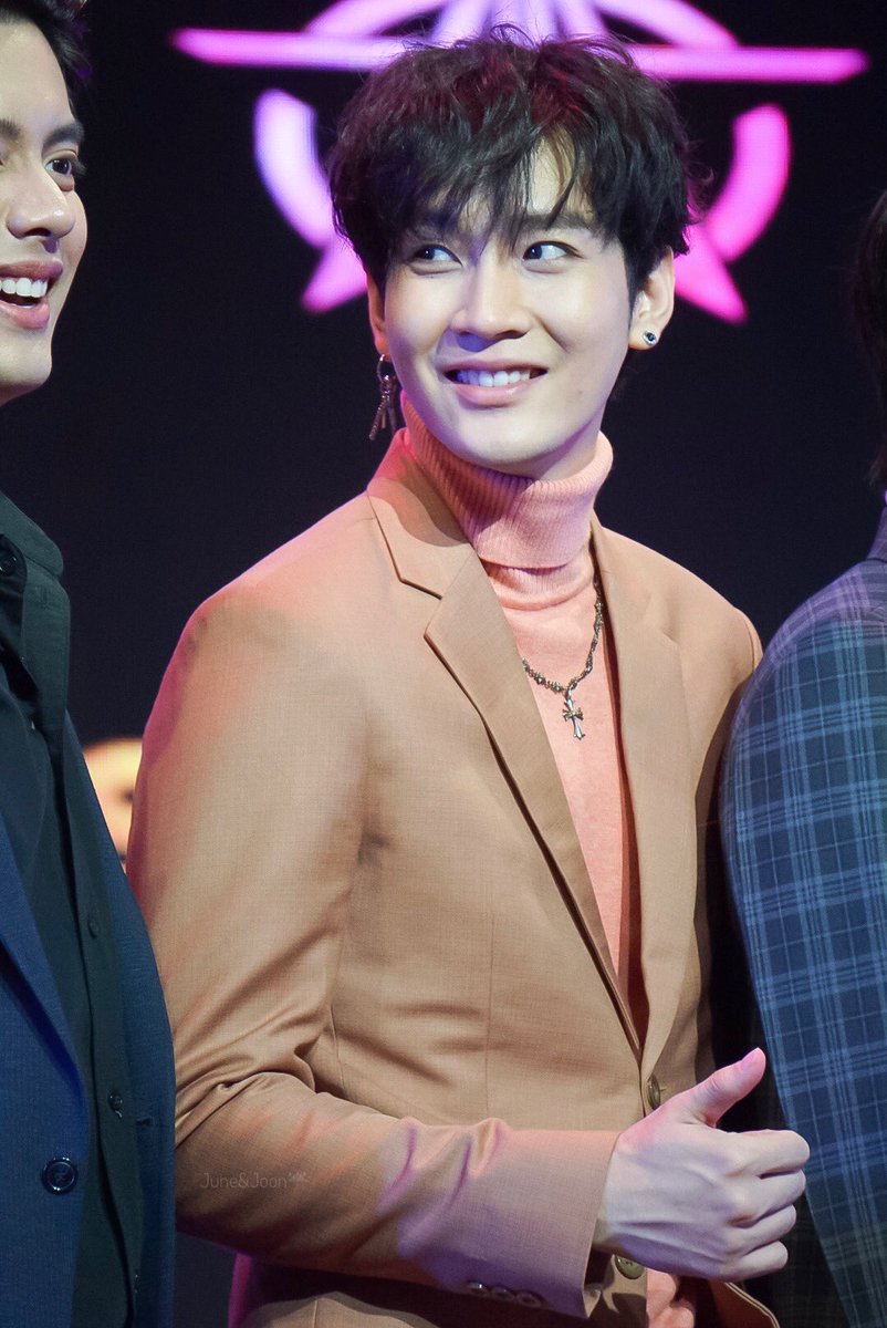 J_une_'s tweet image. [011262] ยังไงสิ... ทำไมต้องมองพี่เต้ตาหวานขนาดนั้น!! 

#ขุณขิมมอญ #ปารูปให้คิมเซฟ 
#Superboyprojectfinalweek