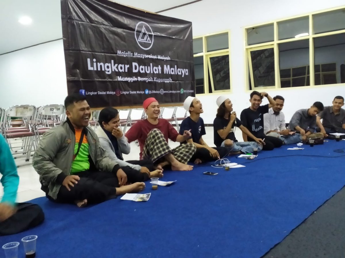 aasyaepulmilah's tweet photo. Mempelajari ruang-ruang rahasia dalam diri. Saling berkomunikasi agar kita terjaga sebagai mahluk sosial. #LDMNov https://t.co/3ns6r3JciW
