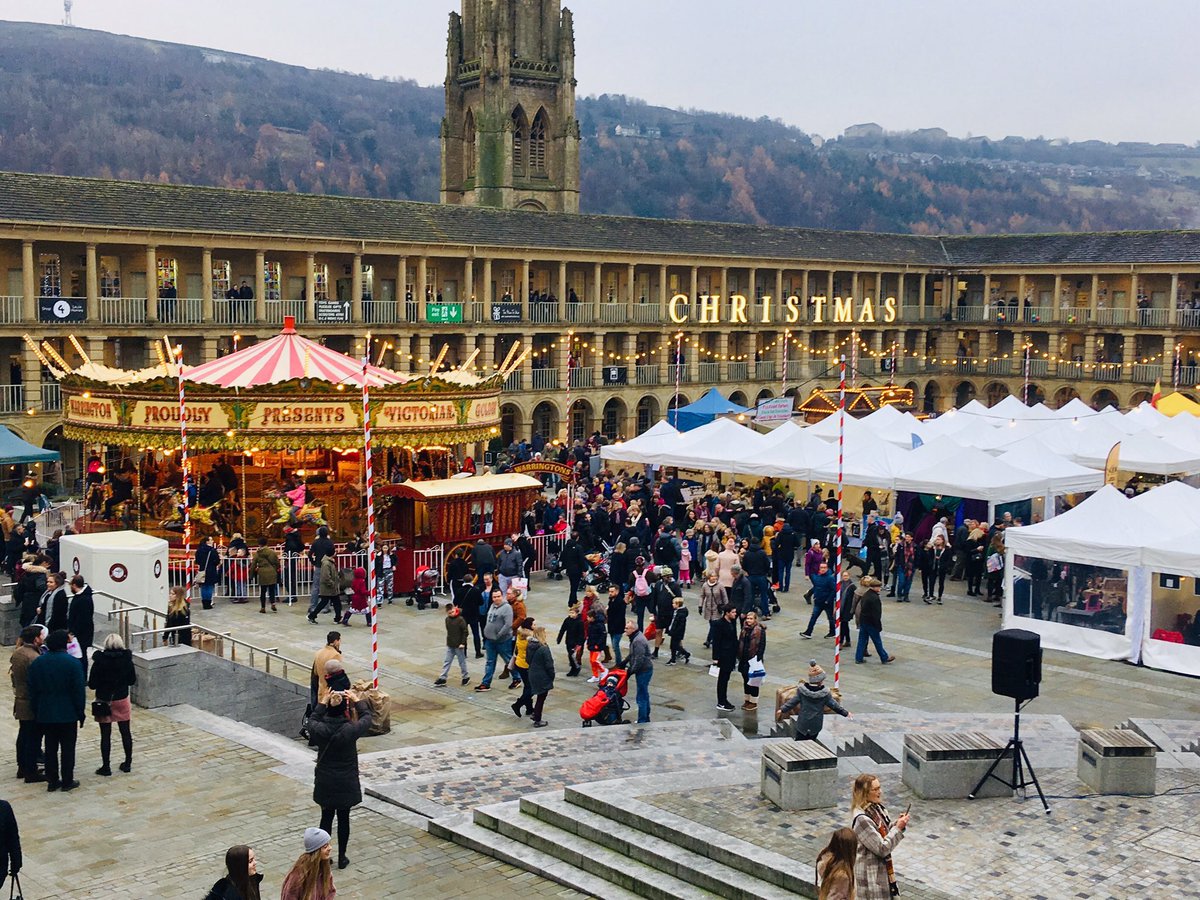Don’t miss the final day of our Christmas Fair! You’ll find 40 lovely independent stalls of crafts, homewear, jewellery, prints, food and drink to browse as well as our resident independent shops. 

Open ‘til 6pm today 🎄✨