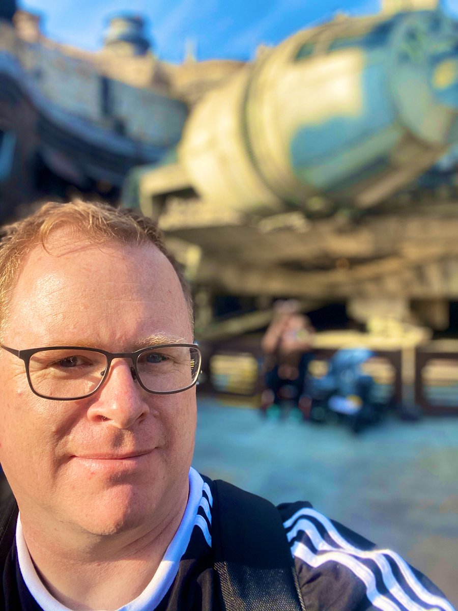 LittleBigFilmCo's tweet photo. #GalaxysEdge 15.11.2019 A day where I just sat and soaked up the view of the #milleniumfalcon for a good 30 mins in silence. It was a pilgrimage dreamed of since my youth and finally realised. Loved the atmosphere #happy #SWFan #blackspireoutpost #OrigSW #StarWars #Disneyland https://t.co/obsxaCJEnf
