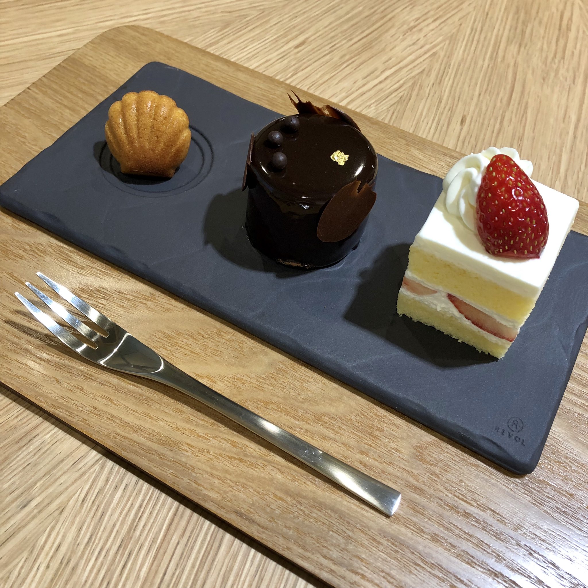 君恋いわて در توییتر ちえみです 北上市に今年オープンした カフェスペース併設のケーキ屋さん アトリエkuko さん 見てください この洗練されたケーキと空間を すごく美味しかったので クリスマスケーキ も予約しちゃいました 君恋いわて در توییتر ちえみです 北上市に今年オープンした カフェスペース併設のケーキ屋さん アトリエkuko さん 見てください この洗練されたケーキと空間を すごく美味しかったので クリスマスケーキ も予約しちゃいました
