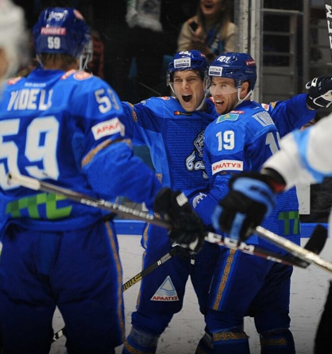 Кхл спорт каст. Барыс. Фото Минское Динамо КХЛ. 44 Номер команда Казахстан КХЛ. Дарон диск Казахстан КХЛ фото.