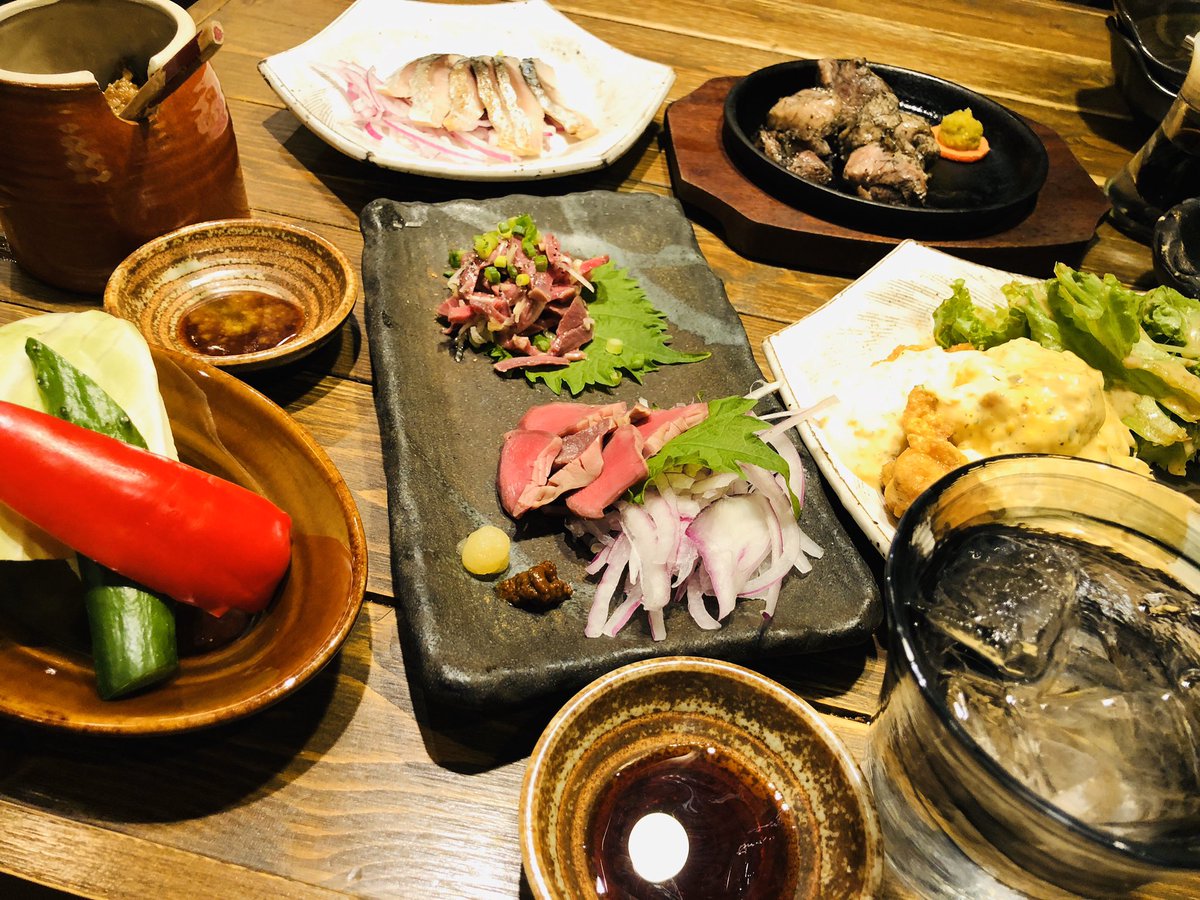mckee5483's tweet photo. 帯広で宮崎のご当地料理を食らう！
いいねー近い近い！
旨か〜

また調子に乗って頼みすぎた（笑）

#帯広 #宮崎 #ご当地 #料理 #調子乗っちゃって #地鶏 #チキン南蛮 https://t.co/r2LmUtbFhP