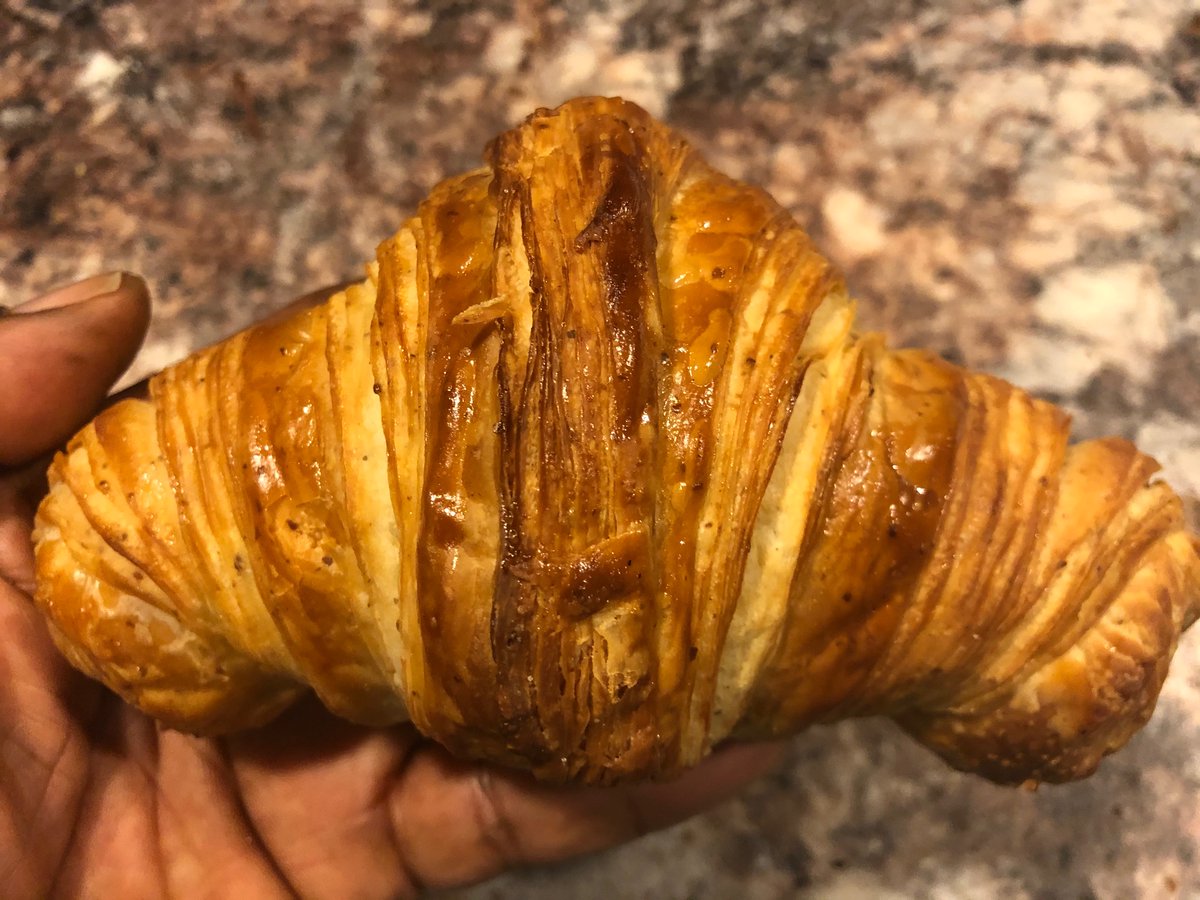 sugarrmann's tweet photo. I just ate the most flakey, buttery amazing croissant for breakfast. Guess what?? It was Vegan! You would have never guessed. #Vegan #VeganCroissant #PlantBased #Sugarrmann #Croissant https://t.co/eRGyighVDp