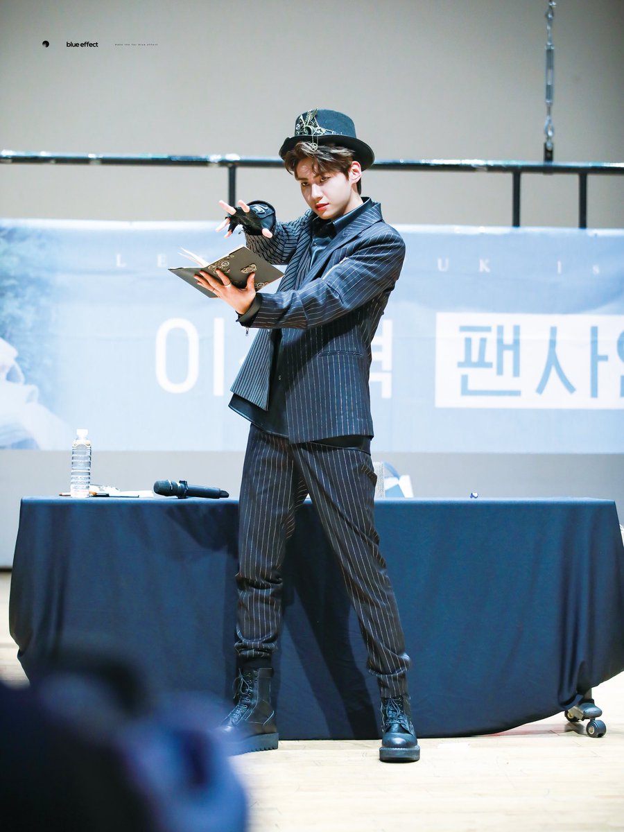 blueeffect_JH's tweet photo. 언제나 #이진혁 덕분에 행복해 ୧( “̮ ) ୨✧ 

#진혁이_손만잡고_따라갈게
#SOL은_끝이아닌_또다른시작 https://t.co/INgWMjQ1rs