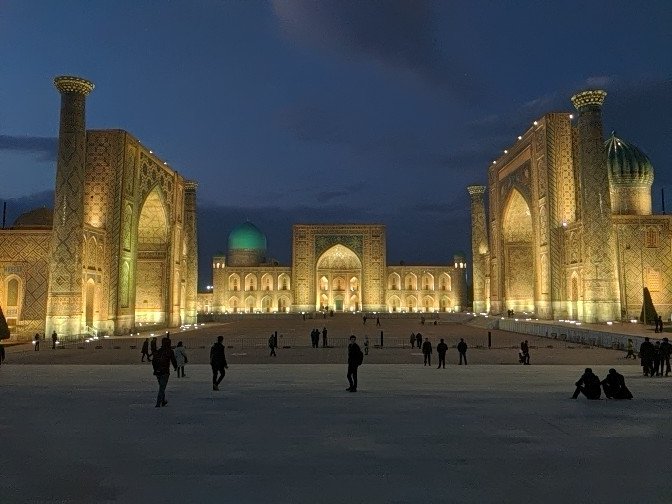 I'm literally in love with the Islamic Architecture ❤️ It's soo elegant and soo beautiful. 😍A day well spent in Samarkand 😃@_avishwakarma, look what you missed 😛 – at Registan