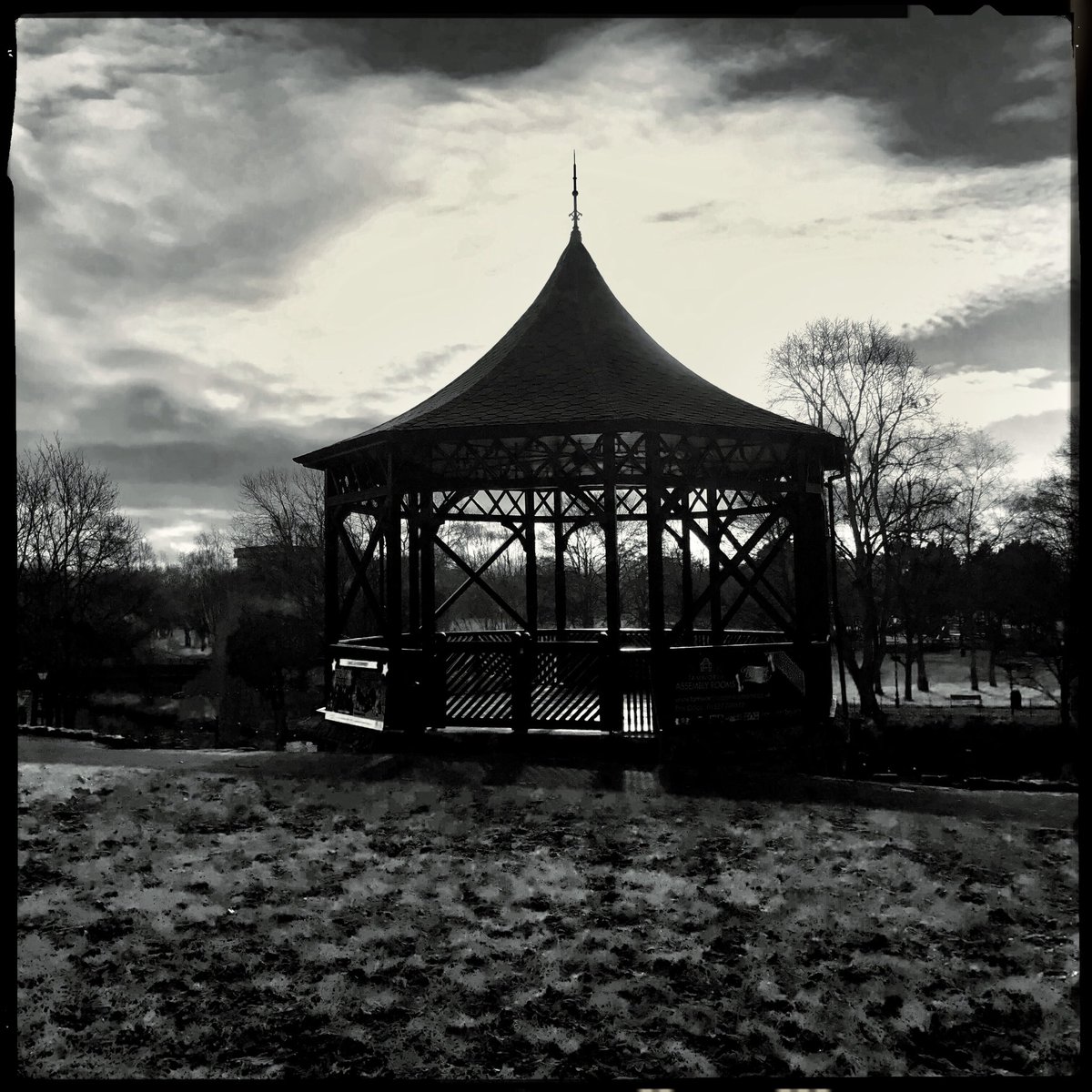 deepexperience1's tweet photo. Tamworth bandstand - I played a gig there in the late 1990s to about 15 people ... one of my bigger crowds 😂😂😂 https://t.co/hDlYGfY0Su