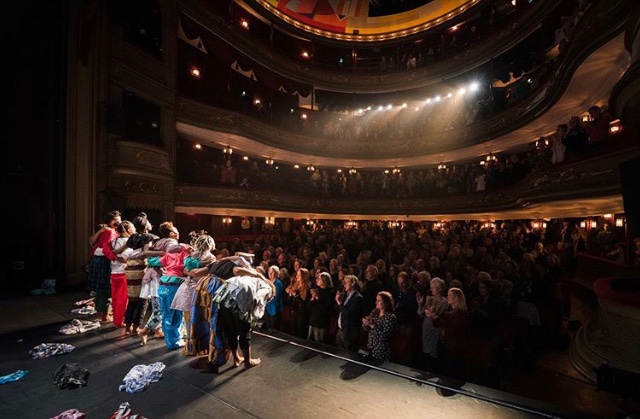 Michaeldcock's tweet image. #dearwinnie in Groningen. Première #stageview.
@KVSbrussels @nntgroningen @TheatreDeLiege
