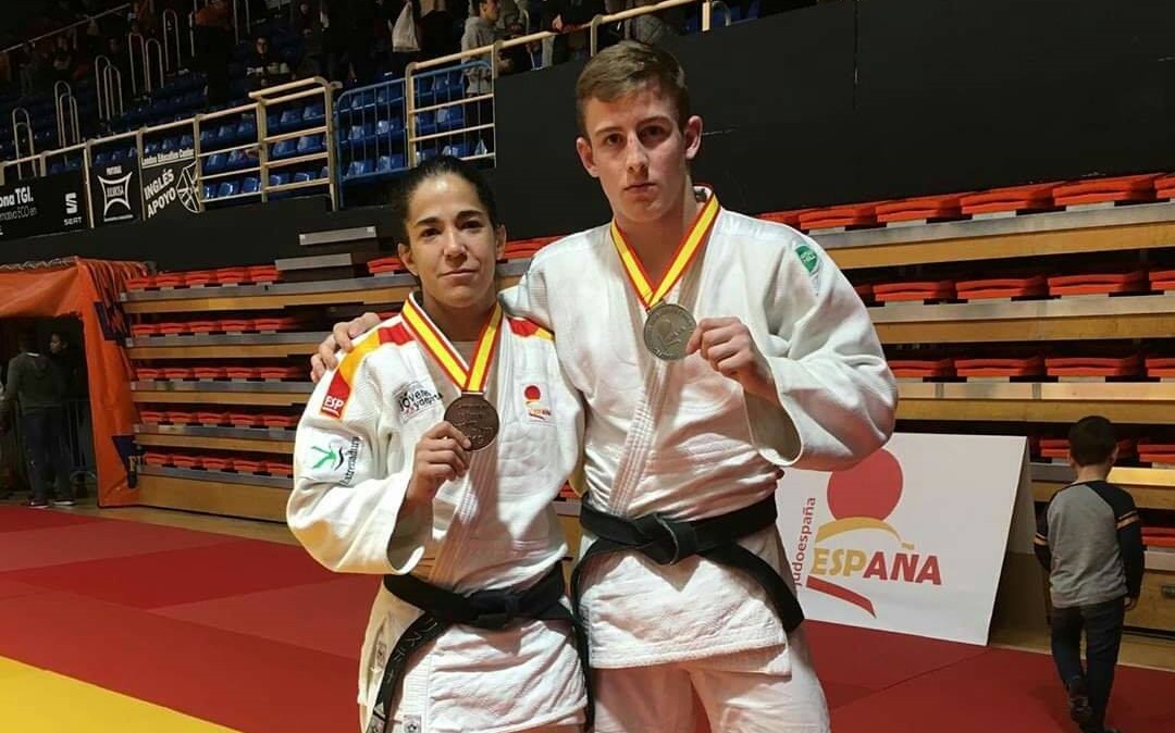 Los emeritenses Daniel Nieto y Cristina Cabaña, del <a href="/JudoStabia/">Judo Club Stabia</a>, han obtenido medalla de Plata🥈(-81kg) y Bronce🥉(-63 kg), respectivamente, en el Campeonato de España Absoluto de Judo celebrado en Fuenlabrada
¡Enhorabuena a ambos! 👏