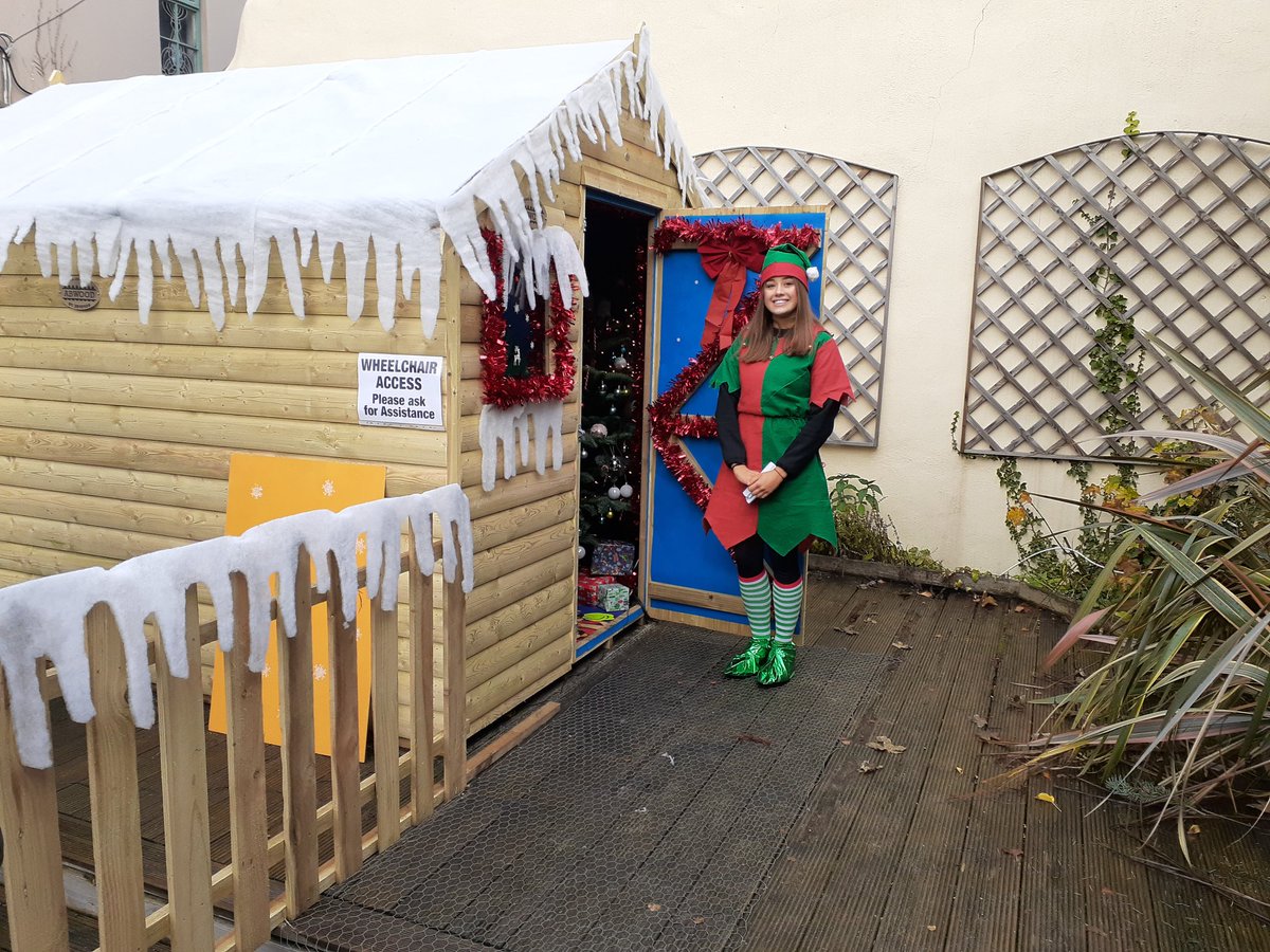 RadioEventFM's tweet photo. Santa has arrived in The Boatyard Market beside @beachhousepubs @GreystonesHM
@GreystonesC Visit Santa in #Greystones 
Listen to Event FM at Christmas, on the New app called Smartphone Radio, in your app Store!
More details https://t.co/XH4qdq1LJM 
#EventFM #Greystones https://t.co/xXjwyEQ5AI