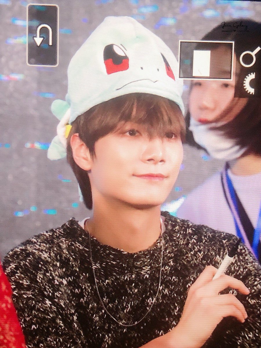 JuneGalaxy608's tweet photo. 191201   종현이 너무 귀여워 #JR #김종현 #뉴이스트 https://t.co/9a1DQ1mb35