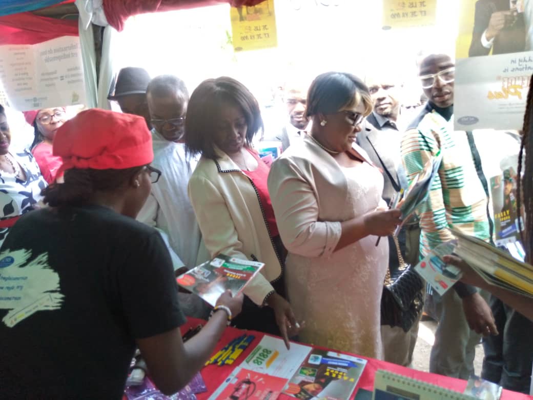reglocameroun's tweet photo. Visite du Ministre de la Santé Publique au stand ACMS
CC @DrManaouda https://t.co/I7yvbZYiJU