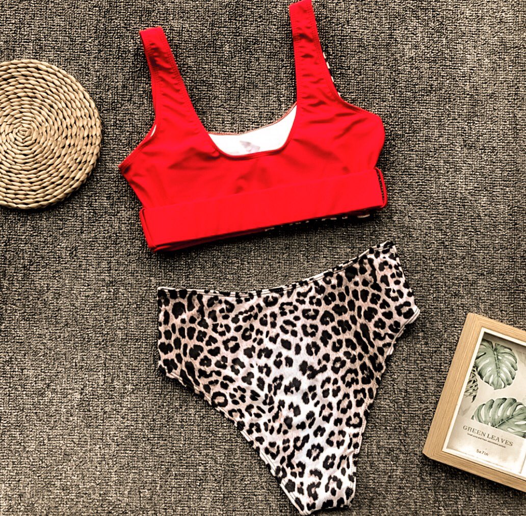 Hi loves! ♥️👙

I’m giving away a bikini from <a href="/BikinisNThingz/">Bikinis N Things</a>!

How to win: 
- RT this
- follow me &amp; <a href="/BikinisNThingz/">Bikinis N Things</a> 
- go to unseenheroes.co.za/viewall.html?s…, vote for BikinisnThingz, take a screenshot and reply to this tweet

Competition closes on Tuesday 3rd. #GirlTalkZA #COMPETITION