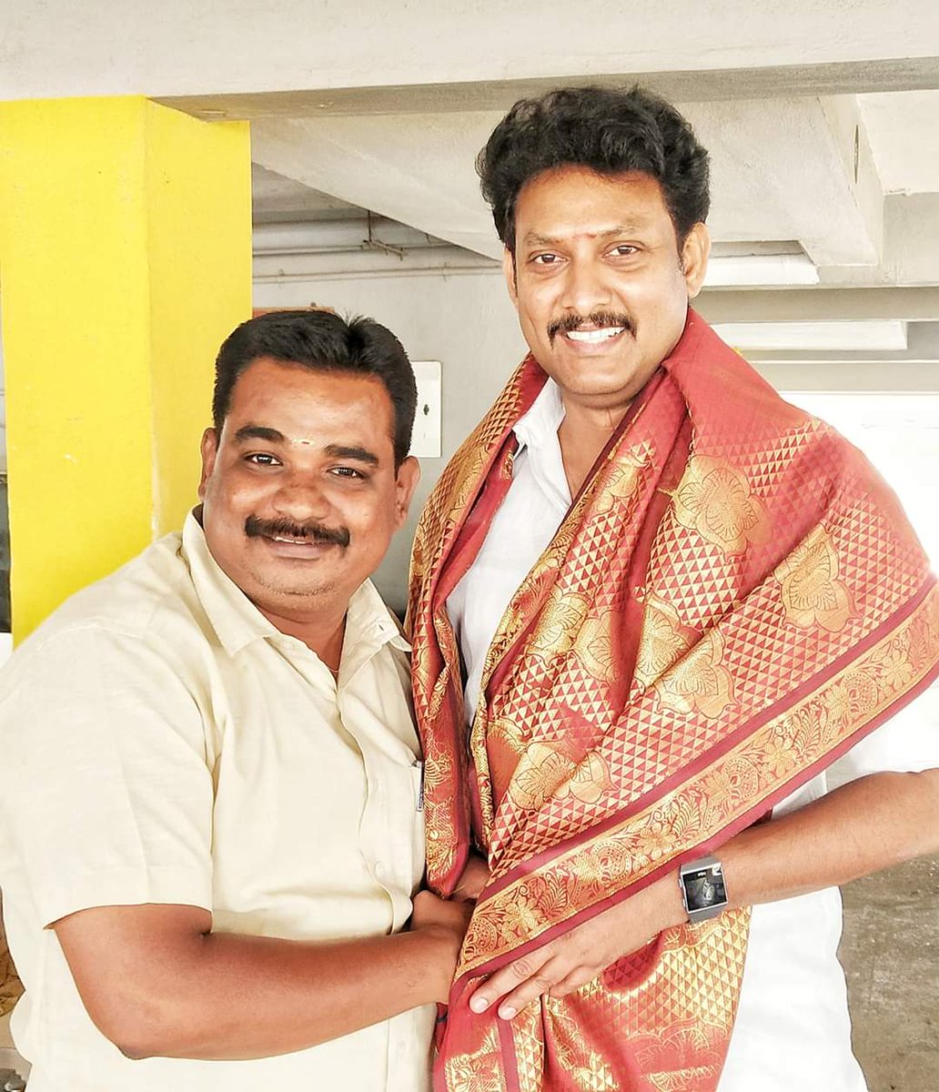 suresh_mkm's tweet photo. தமிழகத்தின் சிறந்த இளம் சட்டமன்ற உறுப்பினராக உங்களது பார்வையும், பொறுப்பும், பரிணாம வளர்ச்சியும் மகத்தானது. உங்களால் திருச்சிக்கும் திருச்சி மக்களுக்கும் பெருமை!
பிறந்த நாள் நல்வாழ்த்துக்கள் அண்ணா !👍👍 #December_2 #HBD_ANBIL_MLA @Anbil_Mahesh https://t.co/dLb45wljBs