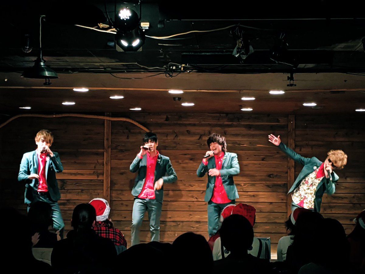 utautaisugars's tweet photo. しゅがクリTOUR2019"岡山"🎄❄︎
〜ユキヤコンコン...以下省略〜
ブルーブルース&amp;生声tonica
お越しくださりありがとうございます‼️
笑顔いっぱいでLiveをお届け出来ることに幸せを感じています☺️✨
みんなの冬を良いものにしたい‼️
残すところ《東京・名古屋・大阪》
ドンドンコンコンいきましょう❄️ https://t.co/tssT0alnvk