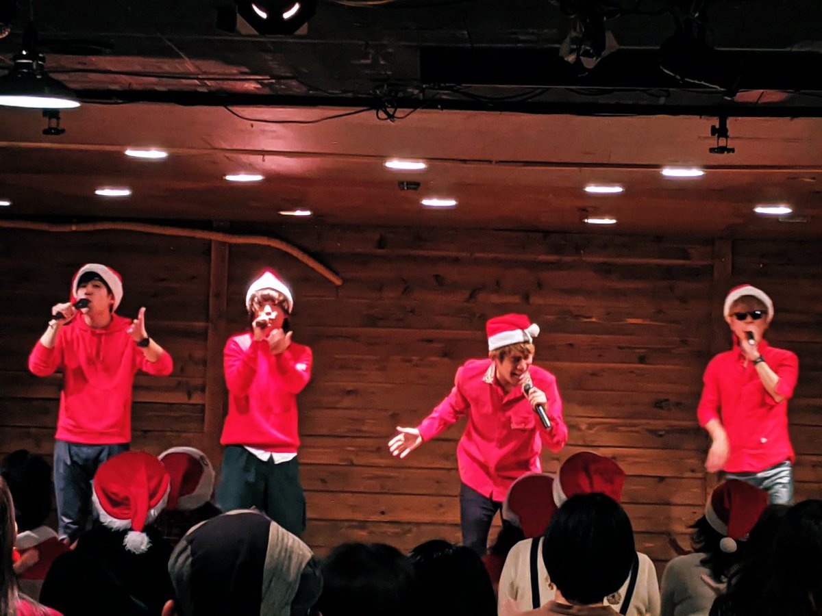 utautaisugars's tweet photo. しゅがクリTOUR2019"岡山"🎄❄︎
〜ユキヤコンコン...以下省略〜
ブルーブルース&amp;生声tonica
お越しくださりありがとうございます‼️
笑顔いっぱいでLiveをお届け出来ることに幸せを感じています☺️✨
みんなの冬を良いものにしたい‼️
残すところ《東京・名古屋・大阪》
ドンドンコンコンいきましょう❄️ https://t.co/tssT0alnvk