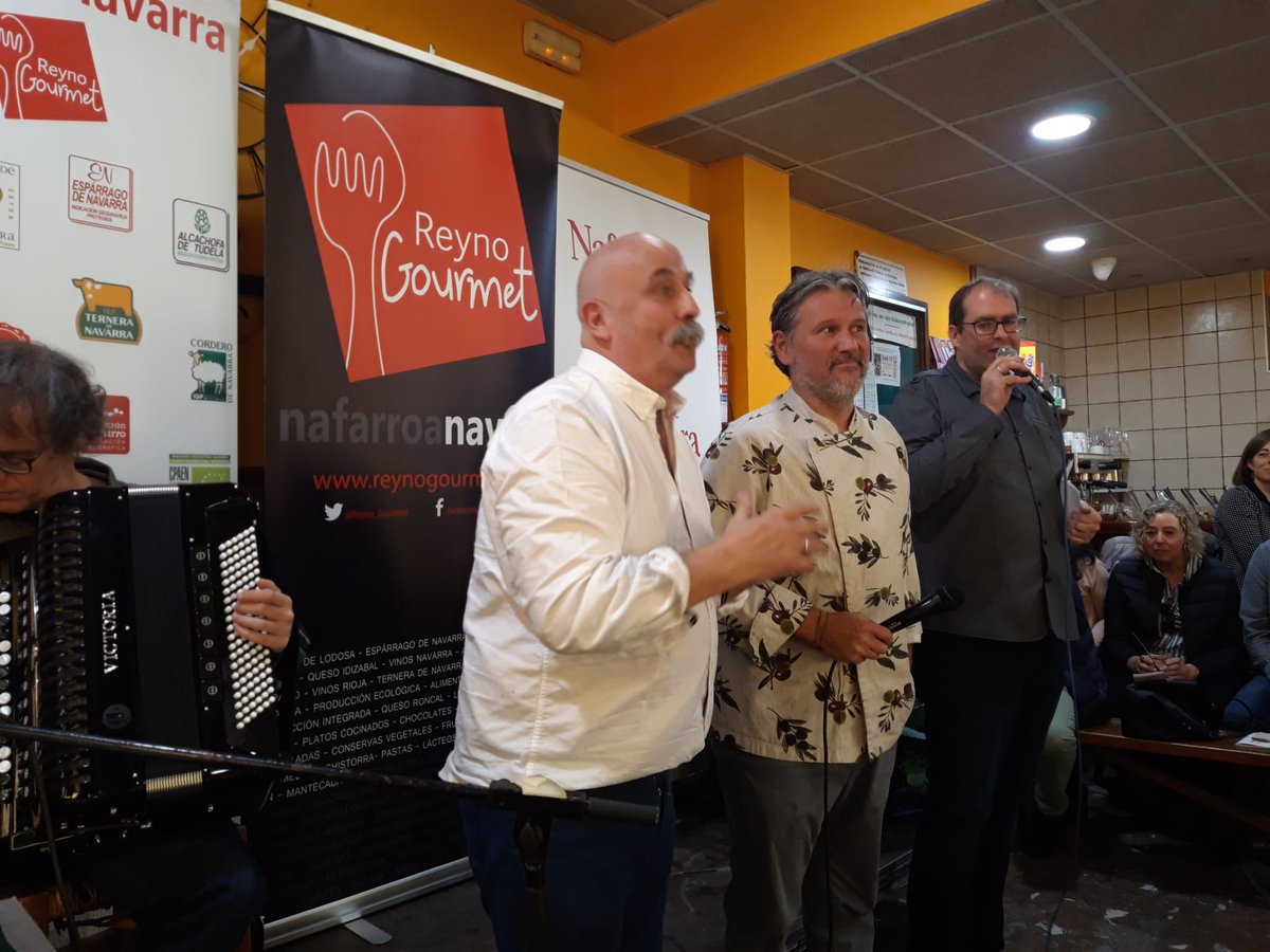 Reyno_Gourmet's tweet photo. Hoy #CatarNavarra en #Sunbilla dando a conocer productores de  @queso_idiazabal #Lizun, #kiwi de Donamaria, #verduras de la Ribera @TudelAlcachofa y #cardo  y muchos más productos #ReynoGourmet 
Lo Mejor De Navarra/Dugun Hoberena Nafarroako https://t.co/JF3t8jmTwh