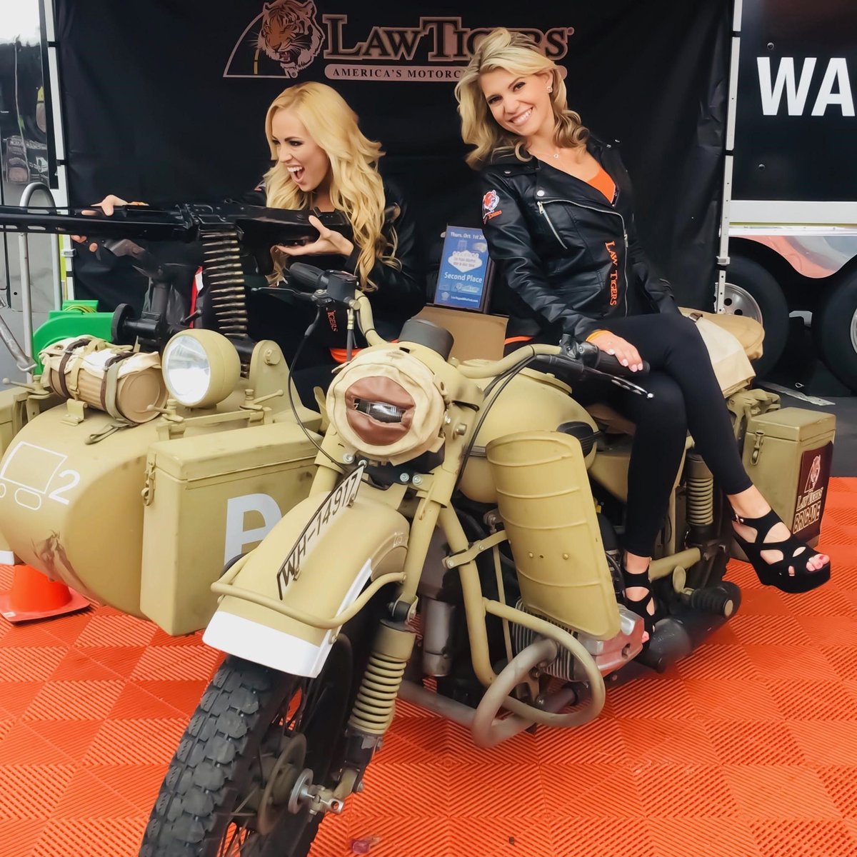 AboutFaceModels's tweet image. . @LawTigers have been busy!

#tradeshowmodels #conventionmodels #eventmodels #promomodels #modelswanted #promotionalmodels #ABOUTFACEMODELS #modelingagency #models #bikinimodels #swimsuitmodels #modeling #ModelSquad  #BrandAmbassador #promotions #loveafm❤️