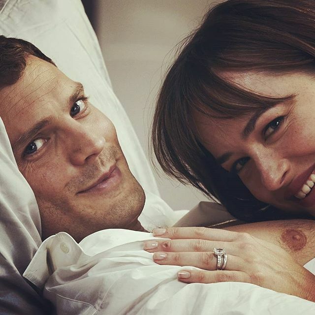 carlaanabel2009's tweet photo. Reposted from @50shadesofdamie2017 (@get_regrann) - Hola Diciembre!!!! ✨🎄🎉
#dakotajohnson #jamiedornan #FiftyShadesFreed #FiftyShadesDarker #FiftyShadesofGrey #ChristianGrey #AnastasiaSteele #Damieesreal #latersbaby #Grey #fiftyshadesmovie #charliet… https://t.co/tIHoCAbhgX https://t.co/516A96cv9w