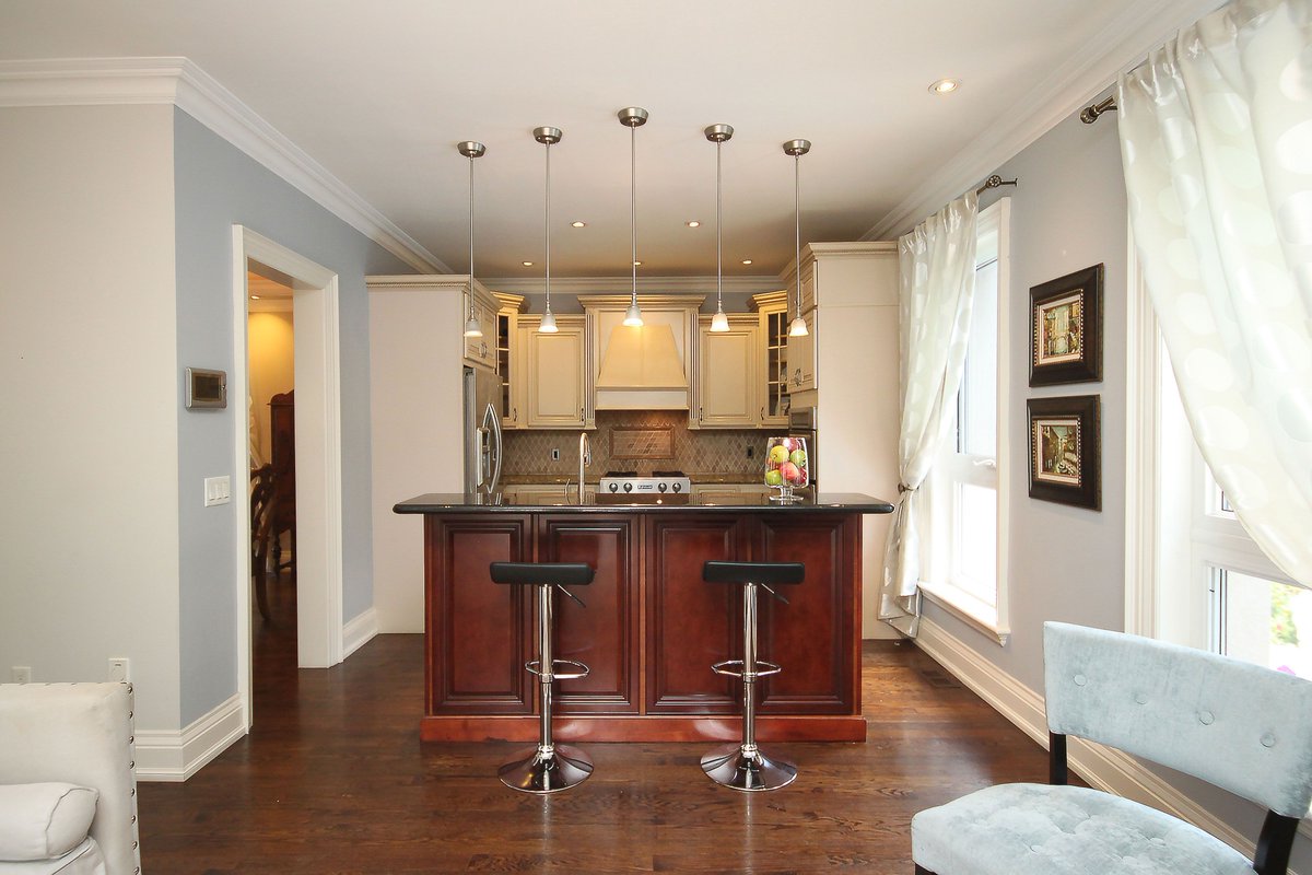 KarenMillarTeam's tweet photo. Check out this move in ready custom built family home in Toronto Don Mills! https://t.co/z4Qwgt1pBJ #TorontoHomes #buyer #Seller #torontoexpert #LuxuryLiving #KarenMillarTeam #Family #CustomHomes https://t.co/lvfaQ2UcAK