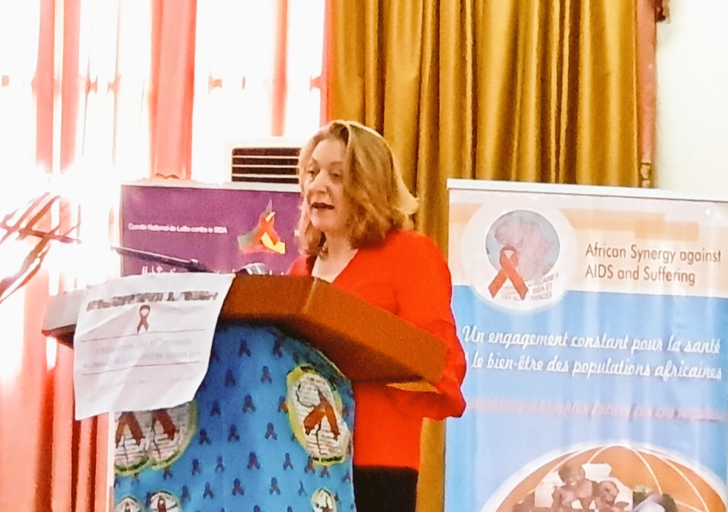 SavinaAmmassari's tweet photo. Journée Mondiale de Lutte contre le #SIDA 1 décembre 2019 sous le Thème "Les Organisations Communautaires font la Différence". #Yaoundé #Cameroun #Cameroon #WorldAIDSDay
@UNAIDS @AllegraBaiocchi @UN_Cameroon https://t.co/ZkYpC44oP7