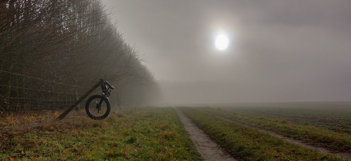 LeikKiel's tweet photo. War eine schöne Tour. Sehr abwechslungsreiche Tour.
#unicyclelife #unicling #unicycle #einradfahren #einrad #municycling #muni #Herbst #Nebel https://t.co/xqzPIFXkBr