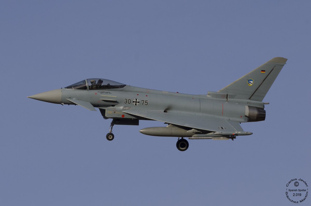 FOTOgrAAMA's tweet photo. Carlos J. Martín @policarpov nos envía estas fotos de su viaje a #BAAlbacete a "capturar" el equipamiento que ha participado en este curso del #TLP2019 #eurofighter #Luftwaffe #FOTOgrAAMA #amigosmuseoaire #AvGeek #avgeeks @AmigosMuseoAire #aviationlovers  #aviationphotography https://t.co/viLJMlS73n