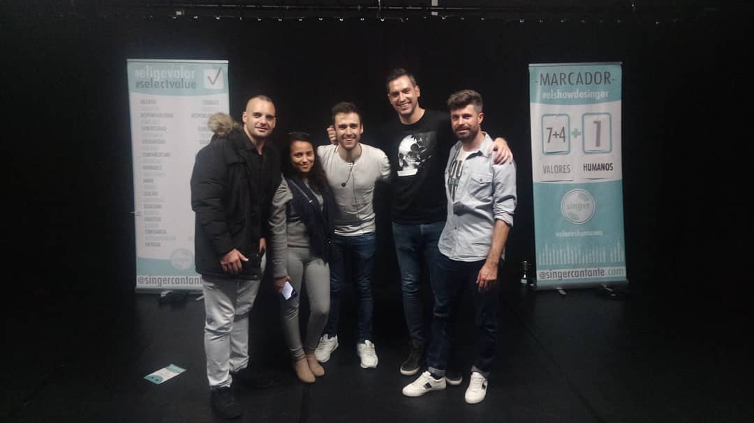 singercantante's tweet photo. El Show de Singer en Madrid. Gracias, cantantes. Gracias, @salatarambana 💙
The Singer Show in Madrid. Thanks, Singers, and Tarambana Theater. ♥️
#Singer #ValoresHumanos #HumanValues #ElShowDeSinger #TheSingerShow #singercantante
https://t.co/RzAOeuxoEp https://t.co/ZJBkIu49Du