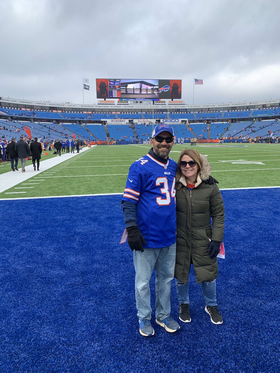 AR83Foundation's tweet photo. Winners of the Give2Gain Andre Reed VIP Experience here in Buffalo, New York. It was a pleasure hanging out with you guys, well getting a big win against the Broncos! 
#give2gain #andrereedfoundation #readwithreed83 #winners #vip #nfl #buffalobills #buffalo #billsmafia #12+83=6 https://t.co/8ZQdss3AeU