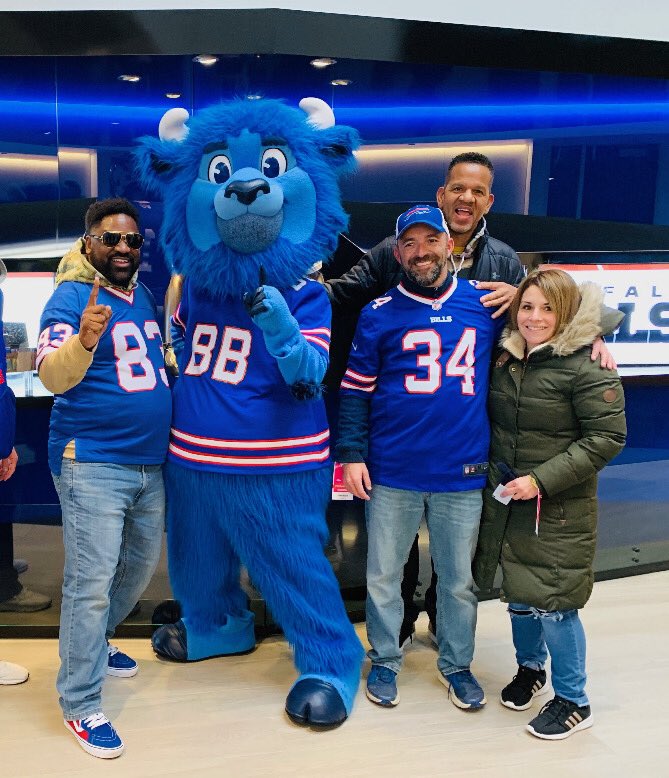 AR83Foundation's tweet photo. Winners of the Give2Gain Andre Reed VIP Experience here in Buffalo, New York. It was a pleasure hanging out with you guys, well getting a big win against the Broncos! 
#give2gain #andrereedfoundation #readwithreed83 #winners #vip #nfl #buffalobills #buffalo #billsmafia #12+83=6 https://t.co/8ZQdss3AeU