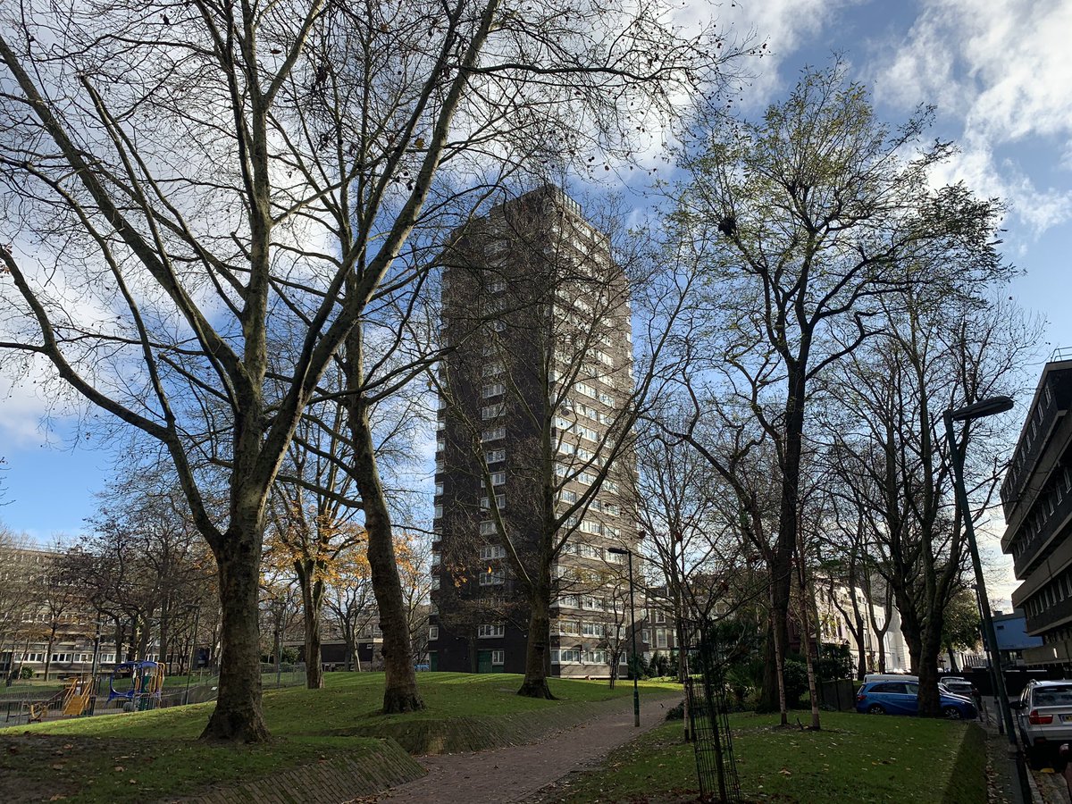 Great views and warm welcomes on the doorstep for @KarenPBuckMP and <a href="/wminsterlabour/">Labour in Westminster</a> this morning.